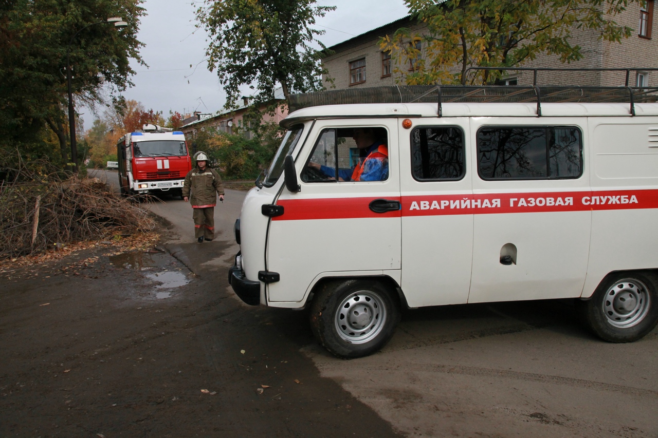 Четвертая служба. Аварийная газовая служба 04 Бугуруслан. 104 Аварийная газовая служба машина. Белгород аварийная газовая служба. Аварийно спасательная газовая служба Бугуруслан.